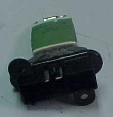 RECR STRATUS 01-04 SEDAN =    