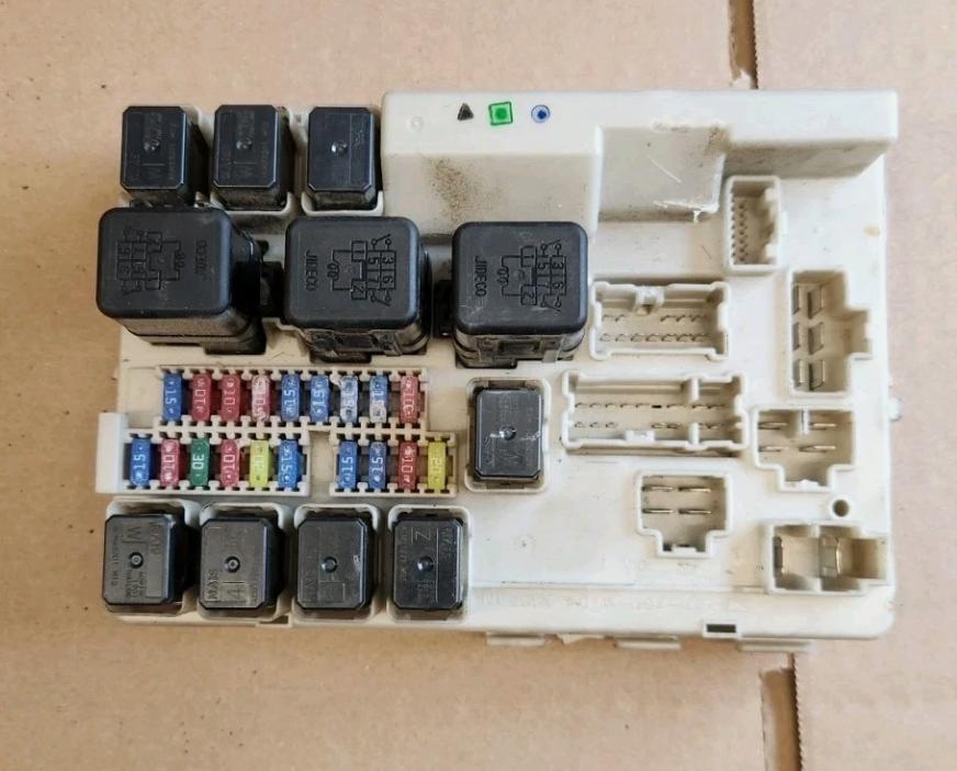 FUNI FUSE BOX 350Z 02-04 w/MODULO